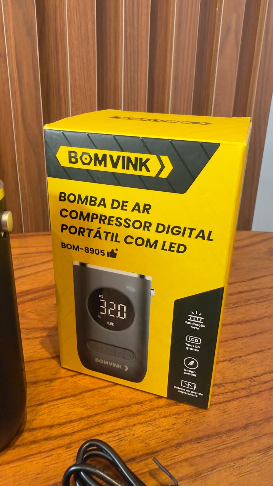 BOMBA DE AR COMPRESSOR DIGIT PORTÁTIL C/ LED REF:8905  BOMVINK