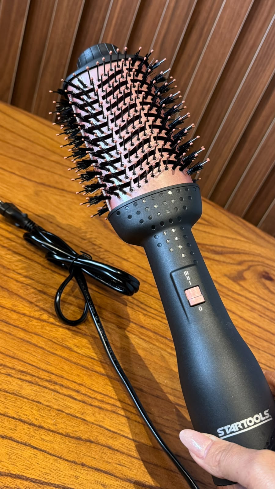 ESCOVA SECADORA BIVOLT PROFISSIONAL 1300W-REF AR0887 / STARTOOLS